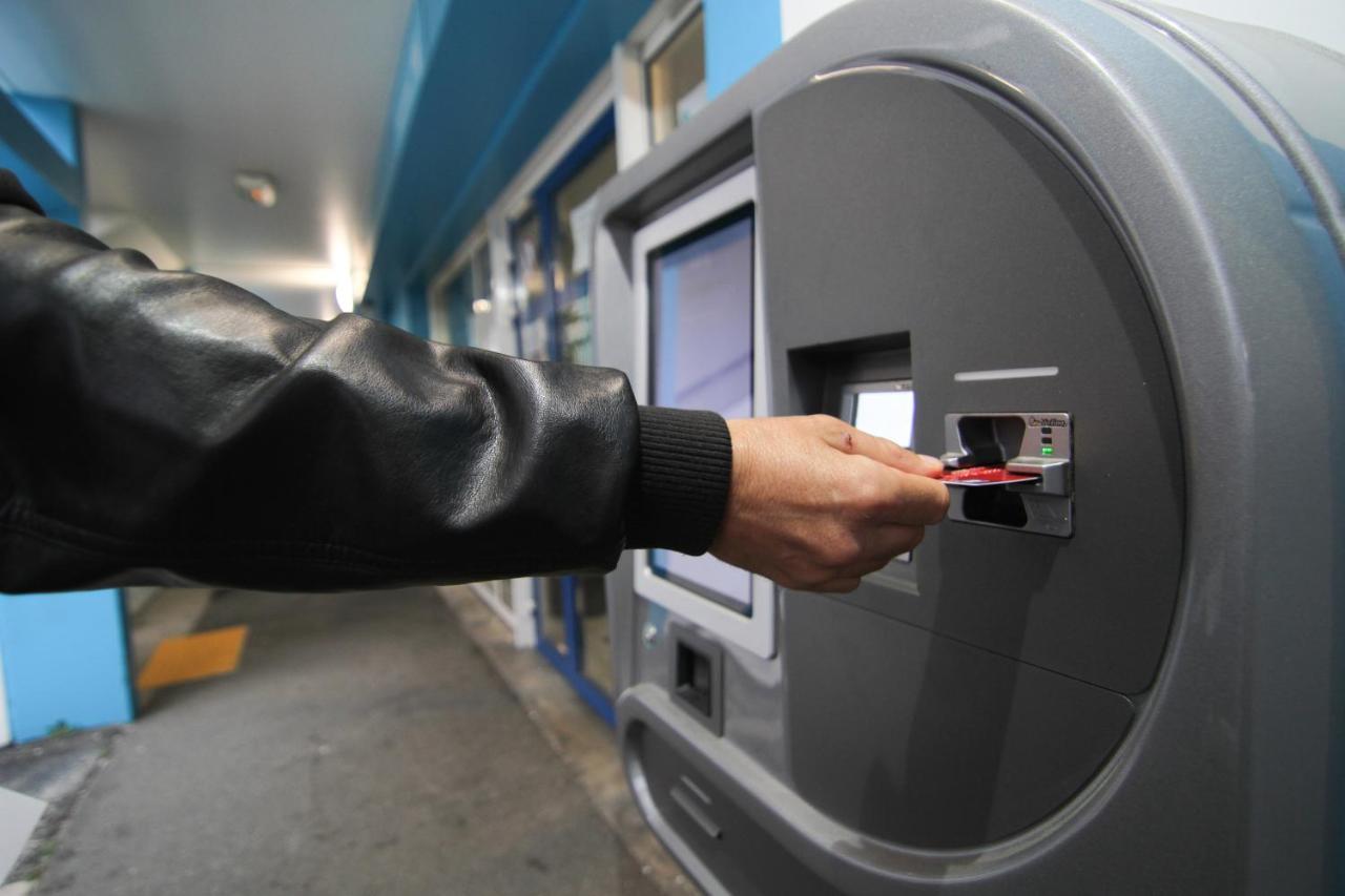 Kyriad Direct Poitiers - Gare Du Futuroscope Chasseneuil-du-Poitou Eksteriør billede